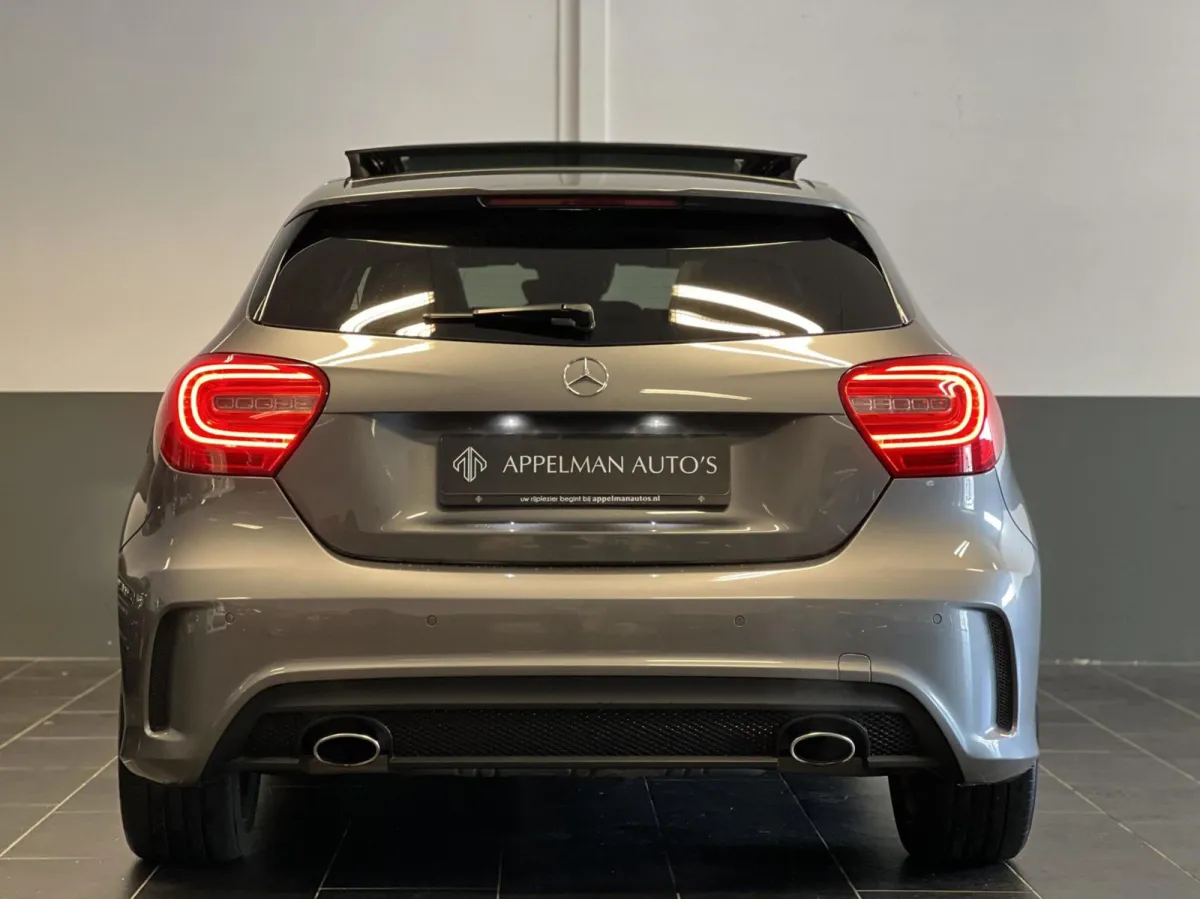 200 Ambition AMG Night | Pano | Camera |