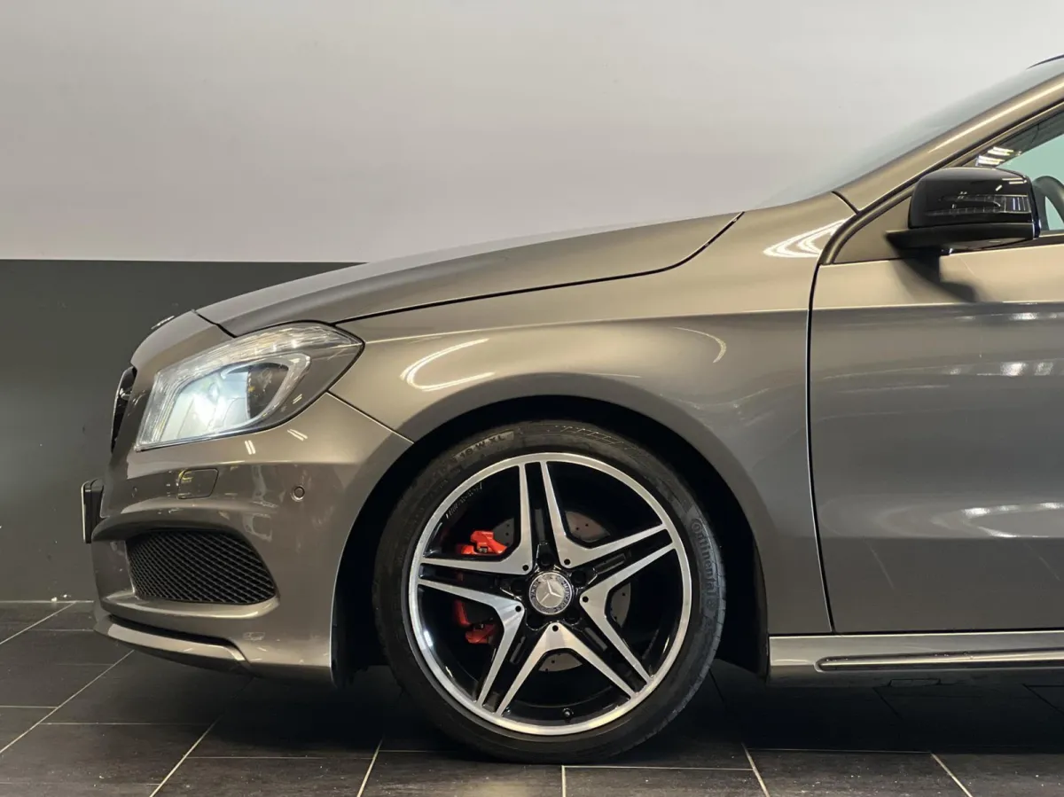 200 Ambition AMG Night | Pano | Camera |