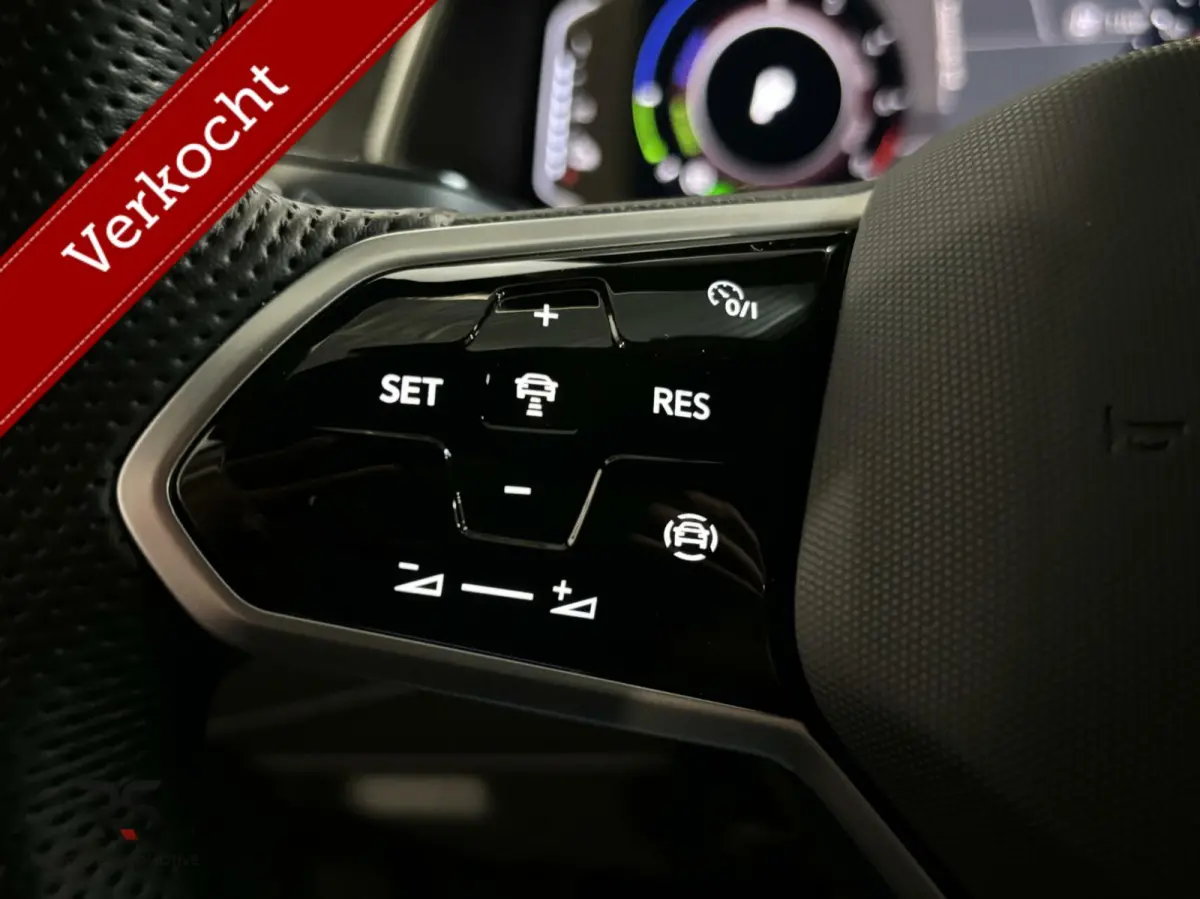 1.4 TSI eHybrid R-Line Buss.+ | Navi | LED | ACC | Camera | PDC | DAB | Virtual Cockpit | Trekh. |
