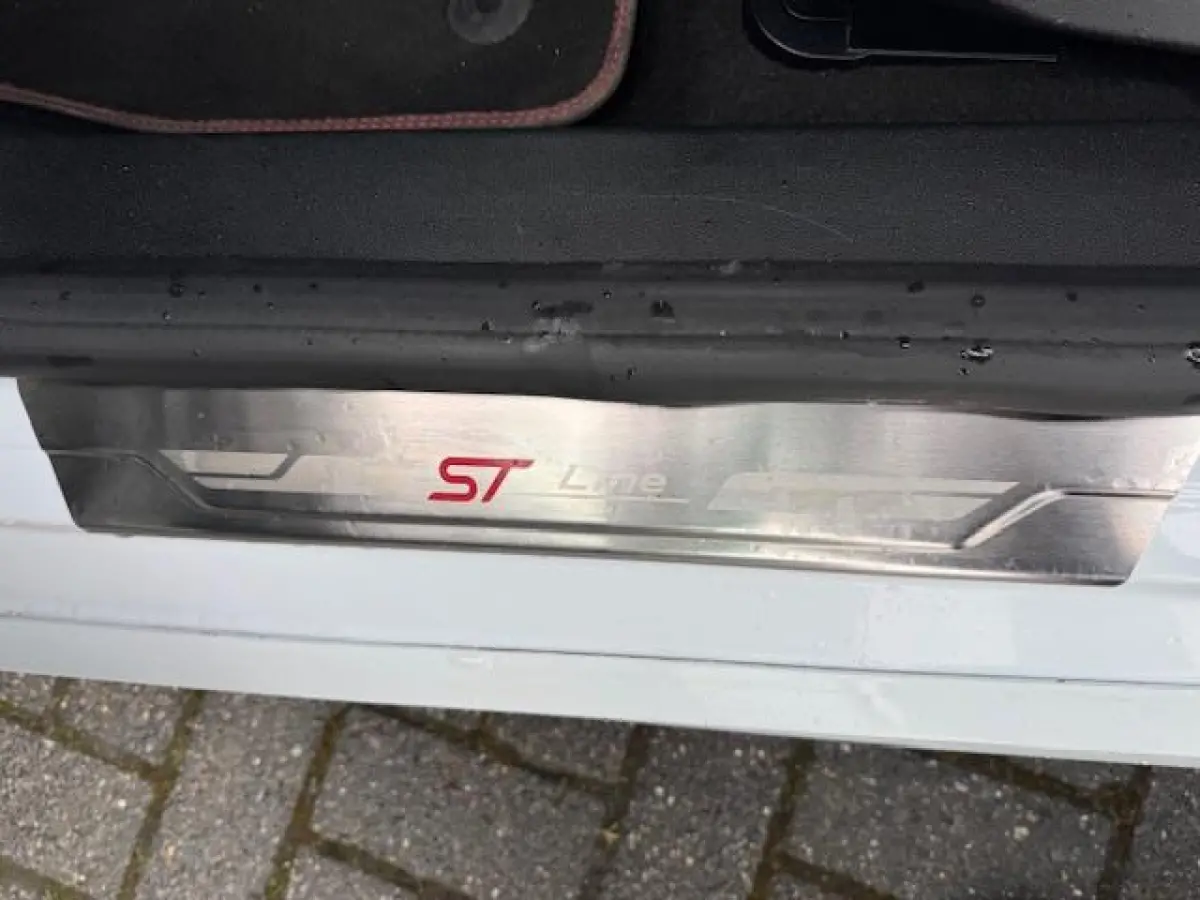 1.0 EcoBoost ST-Line X