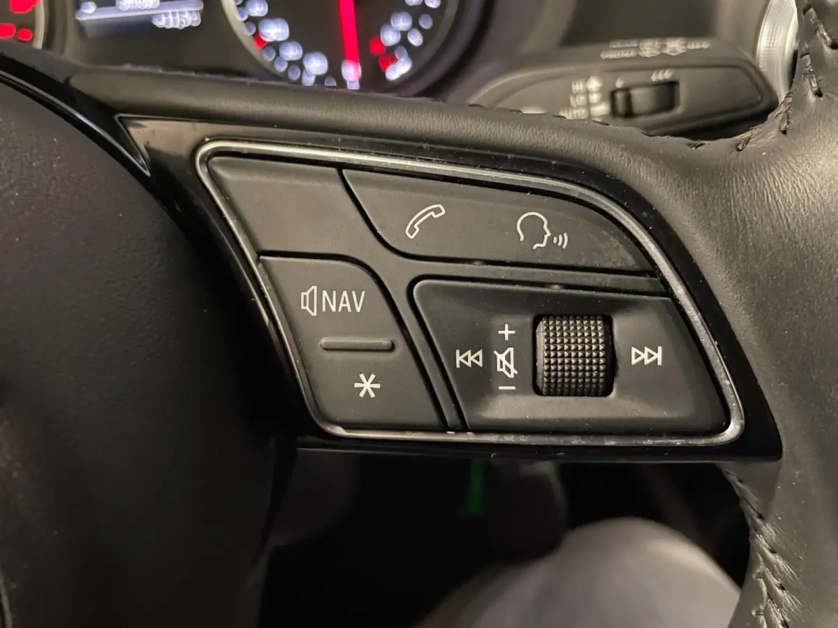 1.0 TFSI Sport Lease Edition LED VERL. NAVI 18"lm velgen