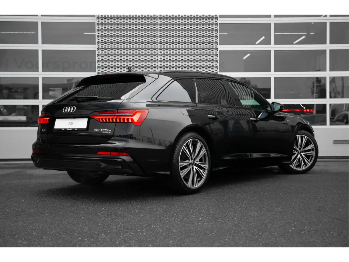 50 TFSI e quattro S edition Competition Automaat | Verwarmbare voorstoelen | Matrix LED-koplampen | Sportstoelen voor | Bekleding Leder/stof "Sequenz" | Achteruitrijcamera