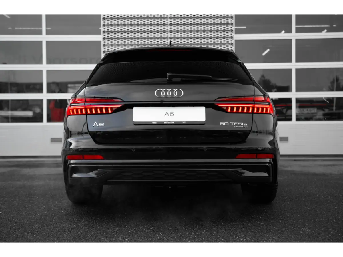 50 TFSI e quattro S edition Competition Automaat | Verwarmbare voorstoelen | Matrix LED-koplampen | Sportstoelen voor | Bekleding Leder/stof "Sequenz" | Achteruitrijcamera