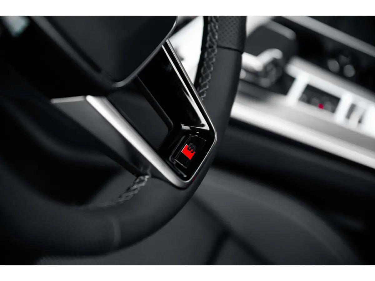 50 TFSI e quattro S edition Competition Automaat | Verwarmbare voorstoelen | Matrix LED-koplampen | Sportstoelen voor | Bekleding Leder/stof "Sequenz" | Achteruitrijcamera
