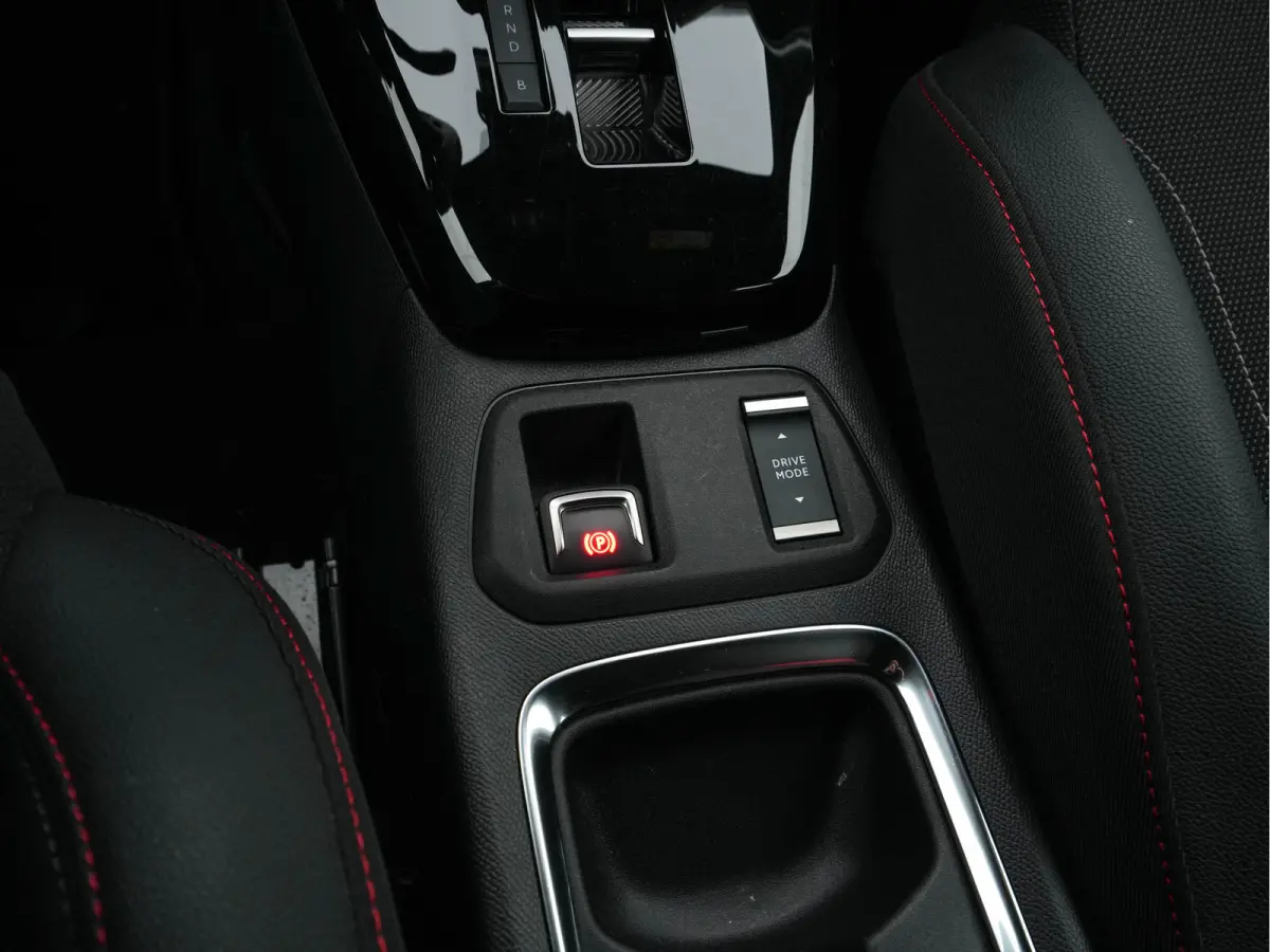 GS-Line Bitter-Edition 50 kWh [ 3-Fase ] (INCL-BTW) Aut.* HEATPUMP | LEATHER-MICROFIBRE | ADAPTIVE-CRUISE | CARPLAY | CCS-FASTLOADER | FULL-LED | HEATED-SPORTSEATS | DAB+ | ECC | LANE-ASSIST