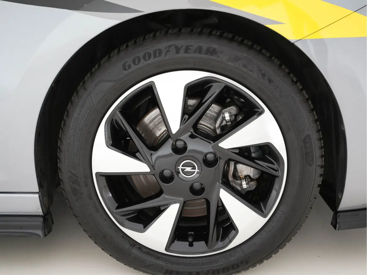 GS-Line Bitter-Edition 50 kWh [ 3-Fase ] (INCL-BTW) Aut.* HEATPUMP | LEATHER-MICROFIBRE | ADAPTIVE-CRUISE | CARPLAY | CCS-FASTLOADER | FULL-LED | HEATED-SPORTSEATS | DAB+ | ECC | LANE-ASSIST