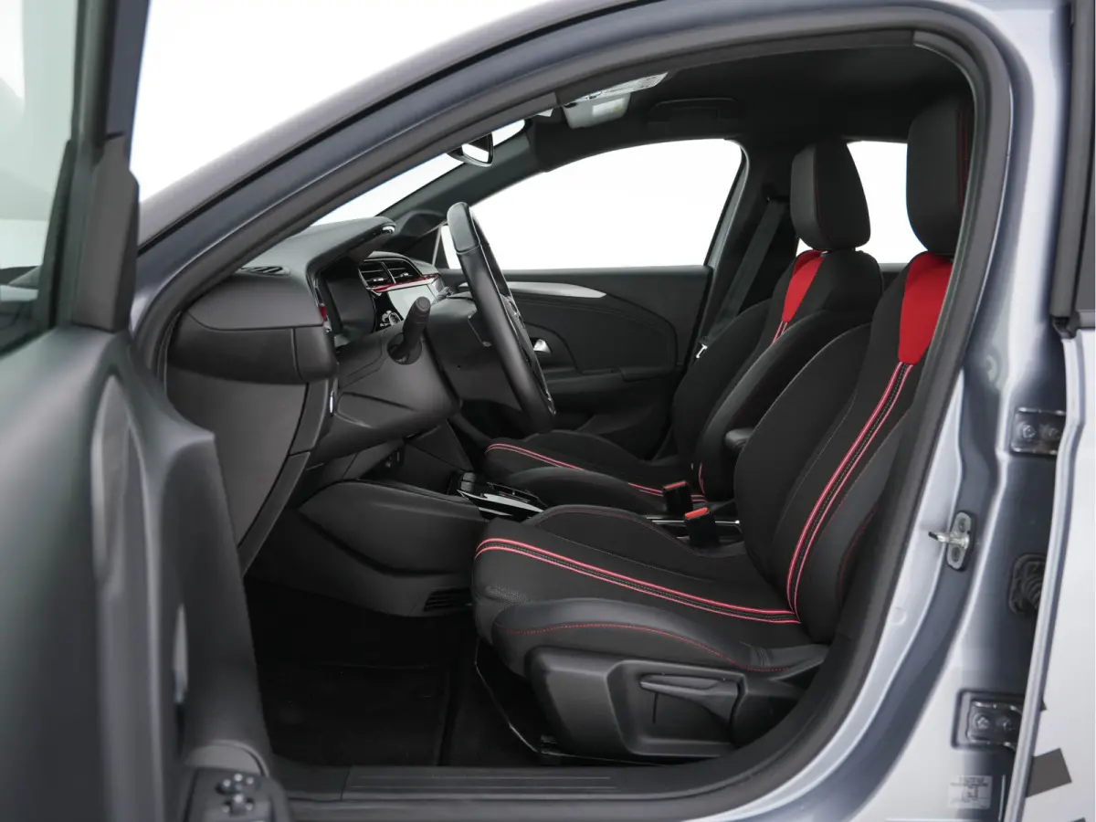GS-Line Bitter-Edition 50 kWh [ 3-Fase ] (INCL-BTW) Aut.* HEATPUMP | LEATHER-MICROFIBRE | ADAPTIVE-CRUISE | CARPLAY | CCS-FASTLOADER | FULL-LED | HEATED-SPORTSEATS | DAB+ | ECC | LANE-ASSIST