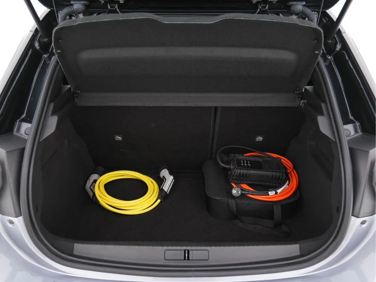 GS-Line Bitter-Edition 50 kWh [ 3-Fase ] (INCL-BTW) Aut.* HEATPUMP | LEATHER-MICROFIBRE | ADAPTIVE-CRUISE | CARPLAY | CCS-FASTLOADER | FULL-LED | HEATED-SPORTSEATS | DAB+ | ECC | LANE-ASSIST