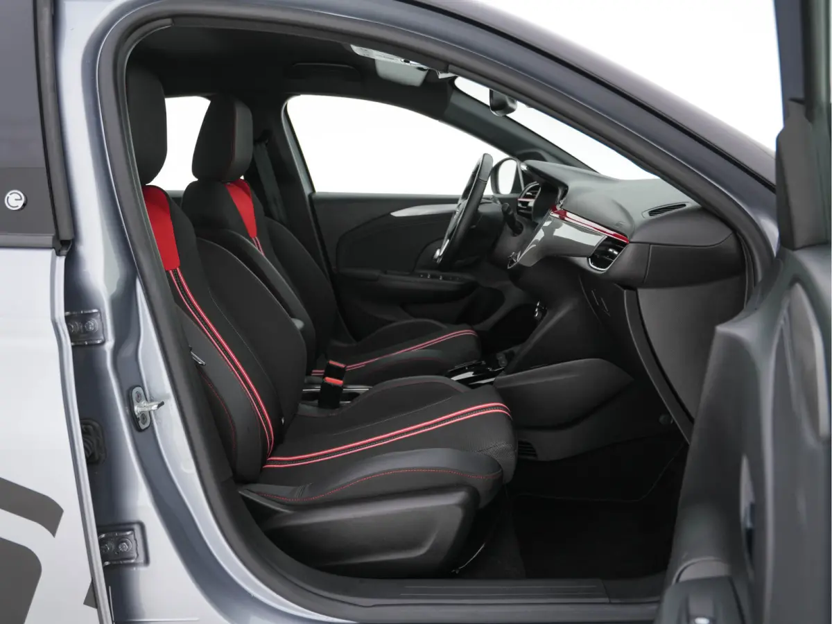 GS-Line Bitter-Edition 50 kWh [ 3-Fase ] (INCL-BTW) Aut.* HEATPUMP | LEATHER-MICROFIBRE | ADAPTIVE-CRUISE | CARPLAY | CCS-FASTLOADER | FULL-LED | HEATED-SPORTSEATS | DAB+ | ECC | LANE-ASSIST