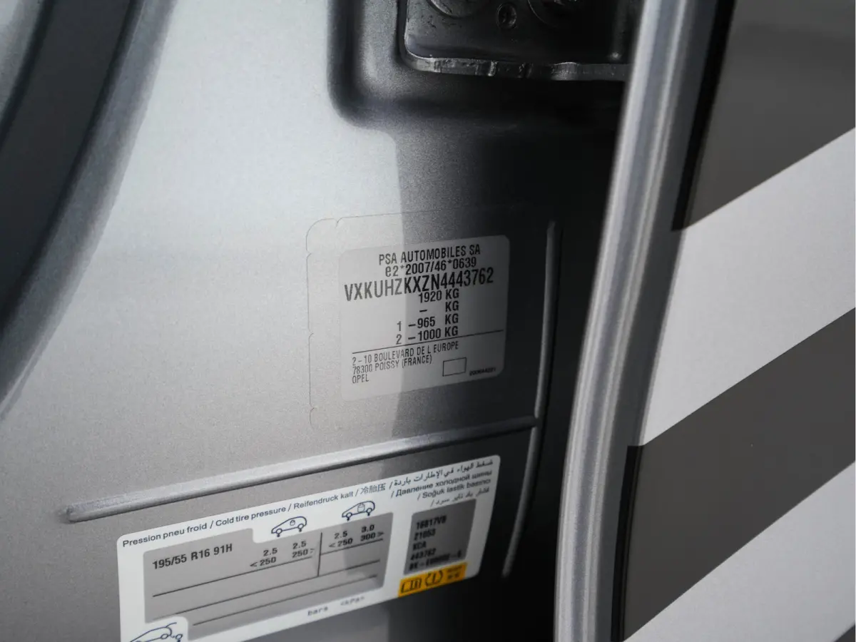 GS-Line Bitter-Edition 50 kWh [ 3-Fase ] (INCL-BTW) Aut.* HEATPUMP | LEATHER-MICROFIBRE | ADAPTIVE-CRUISE | CARPLAY | CCS-FASTLOADER | FULL-LED | HEATED-SPORTSEATS | DAB+ | ECC | LANE-ASSIST