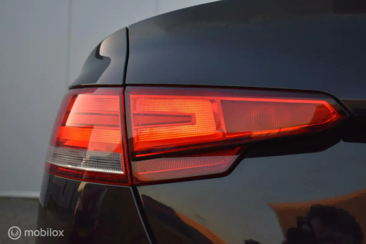 2.0 TFSI AUT. Sport Mythosschwarz 19" LMV Stoelverwarming Privacyglass Mooie auto!