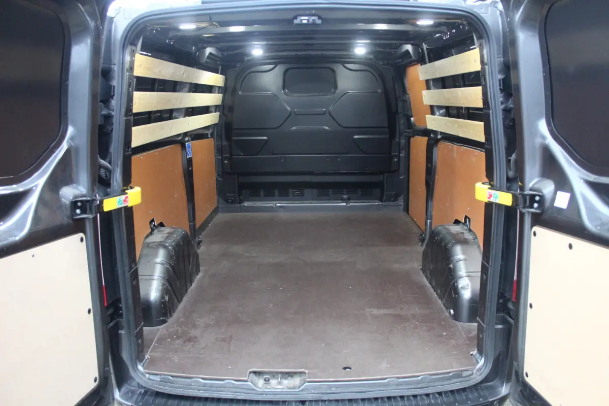300 2.0 TDCI L2H1 Euro 6 Trend, Cruise Control, Airco, PDC V+A, Trekhaak, Prijs Is Rijklaar Ex Btw