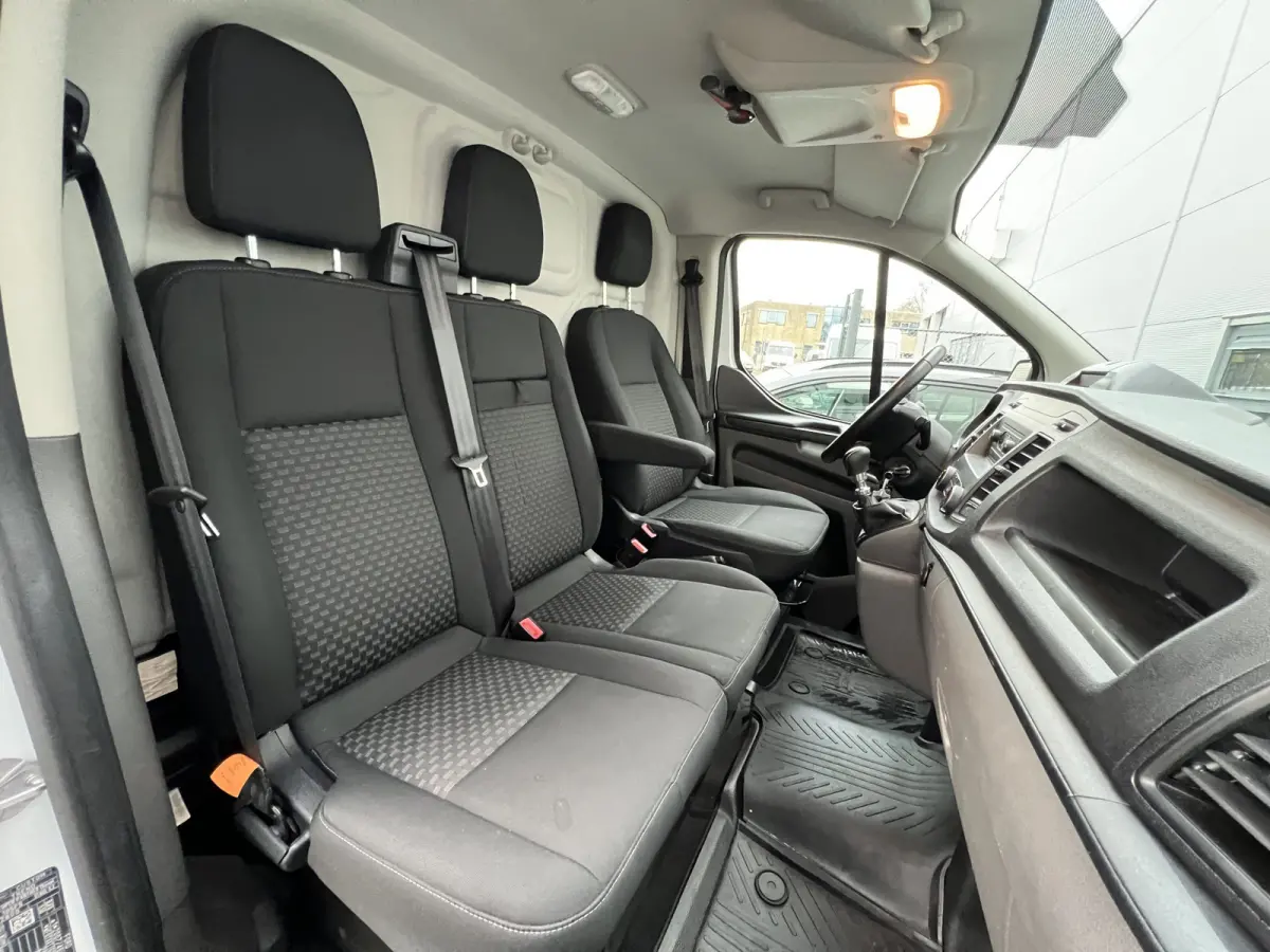 280 2.0 TDCI L1H1 Trend | Cruise Control | Parkeersensoren Voor en Achter | DAB | Airco | SideBars |