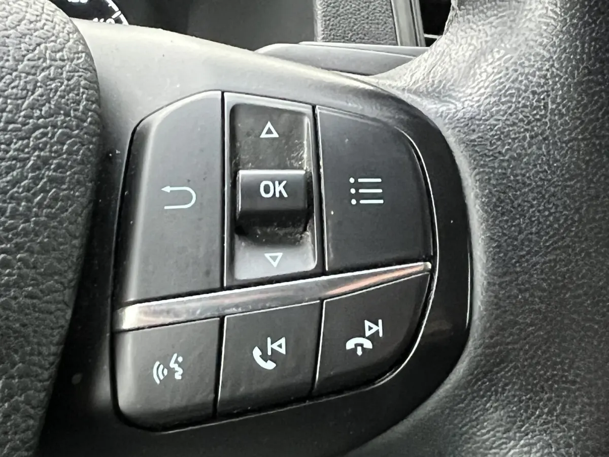 280 2.0 TDCI L1H1 Trend | Cruise Control | Parkeersensoren Voor en Achter | DAB | Airco | SideBars |