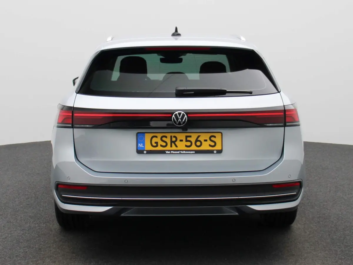 1.5 eHybrid Business 204 PK DSG | Apple Carplay | Dodehoek detectie | Grootlicht assistent | Parkeersensoren | Multimedia pakket | Regensensor | Start/stop systeem | Keyless | Massagefunctie