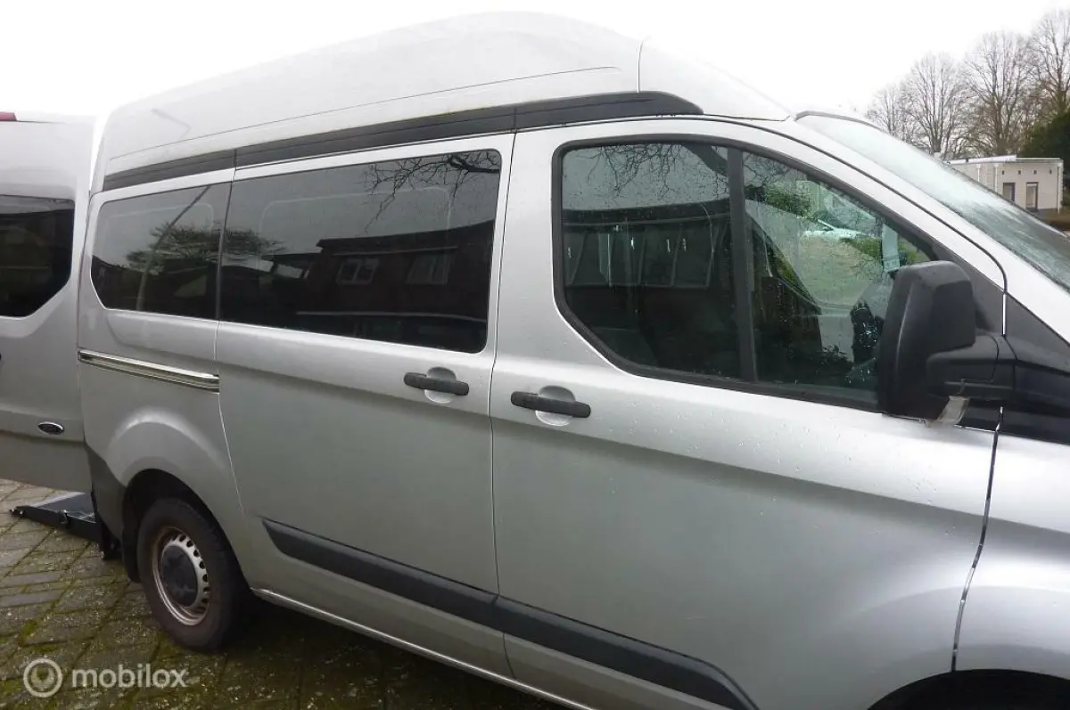 270 2.2 TDCI L1H1 Ambiente Rolstoelbus met opklapbed