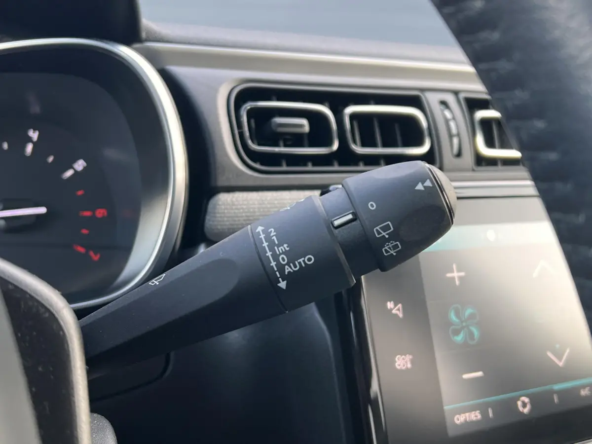 1.2 PureTech S&S Shine 110pk,D-riem vv in 2023,2e Eigenaar,Camera,Navi,Clima,Cruise,Pdc V+A,APK tot 01-2027