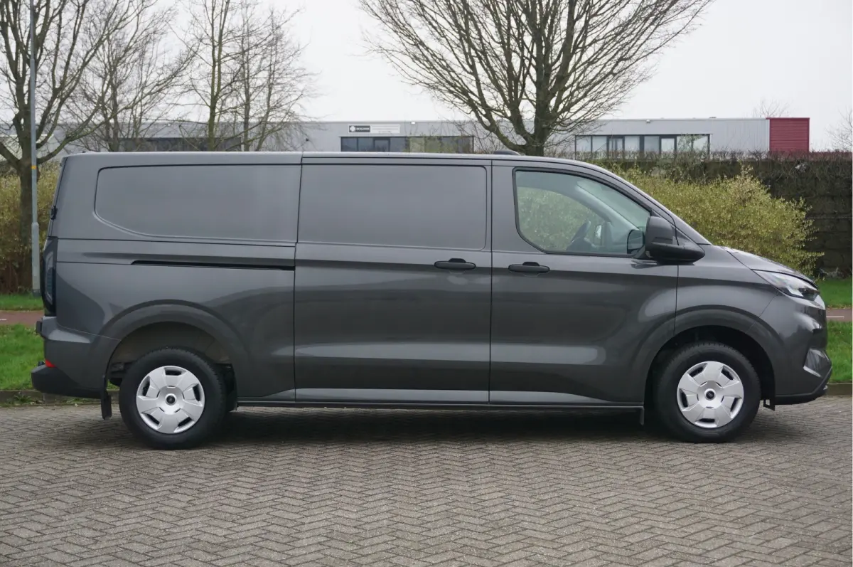 300L 136PK Trend BPM VRIJ!! 13" Sync Navi, Adap. Cruise, Cam, LED, Trekhaak!! NR. 265