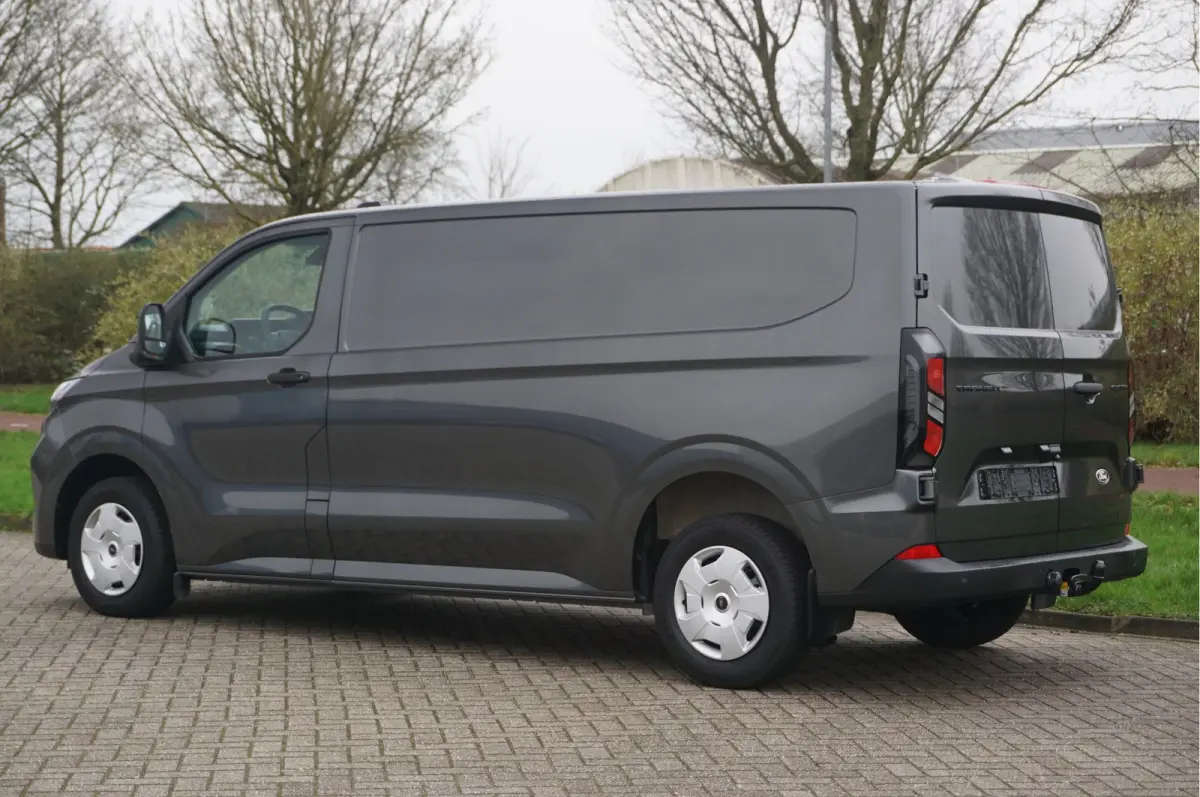 300L 136PK Trend BPM VRIJ!! 13" Sync Navi, Adap. Cruise, Cam, LED, Trekhaak!! NR. 265
