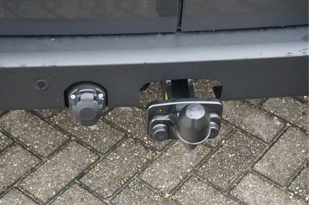 300L 136PK Trend BPM VRIJ!! 13" Sync Navi, Adap. Cruise, Cam, LED, Trekhaak!! NR. 265