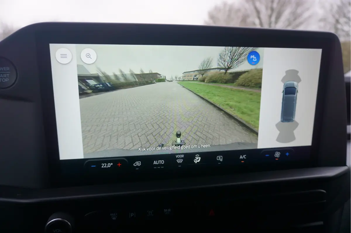 300L 136PK Trend BPM VRIJ!! 13" Sync Navi, Adap. Cruise, Cam, LED, Trekhaak!! NR. 265