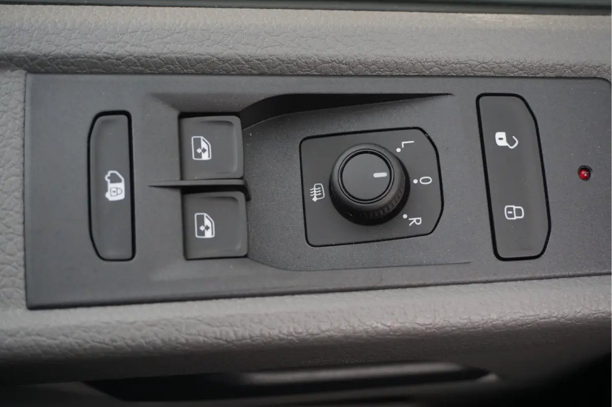 T6.1 2.0TDI 150PK BPM VRIJ!! App Connect, Cruise, Airco, Betimmering! NR. 731