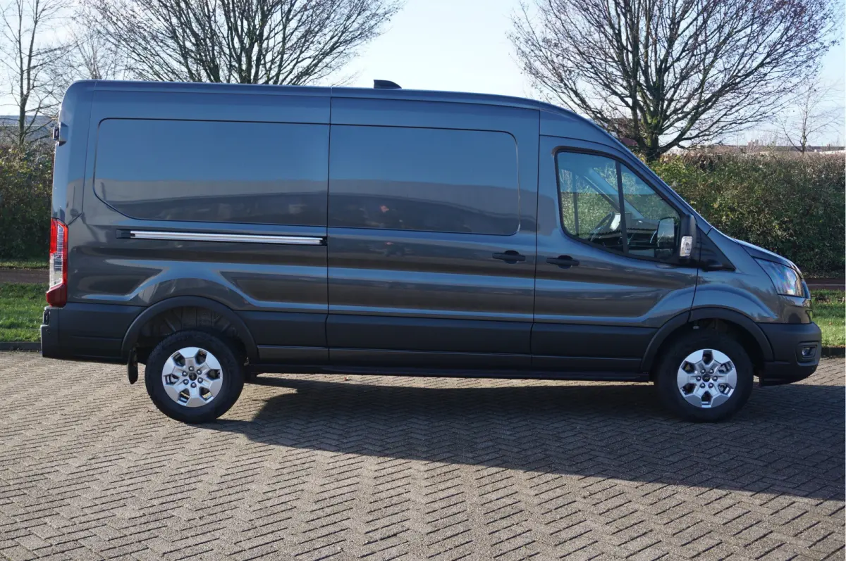 350L 130PK L3H2 LDT BPM VRIJ!! 10" Navi, 360° Cam, Adap. Cruise, LM Velgen!! NR. 778