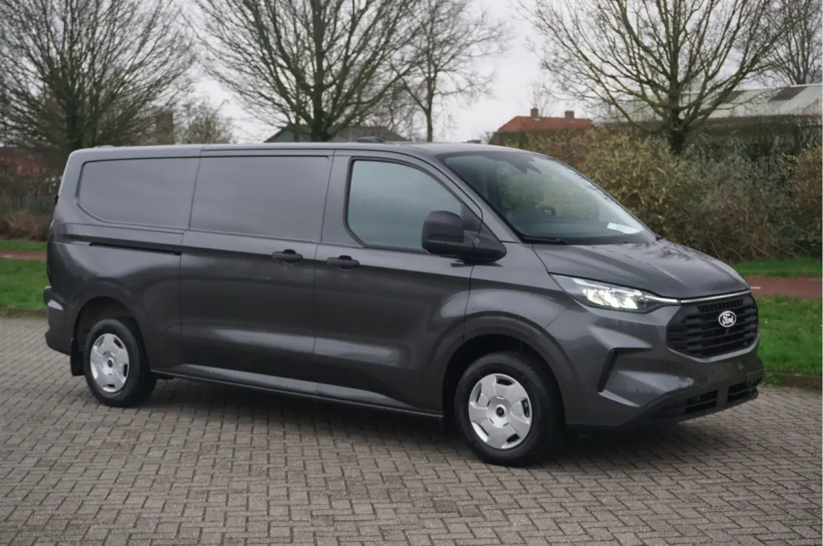 300L 136PK Trend BPM VRIJ!! 13" Sync Navi, Cam, Adap. Cruise!! NR. 822