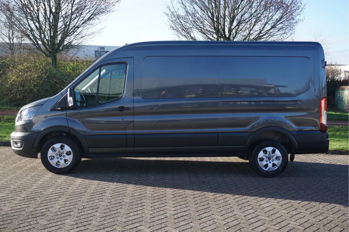 350L 130PK L3H2 LDT BPM VRIJ!! 10" Navi, 360° Cam, Adap. Cruise, LM Velgen!! NR. 776