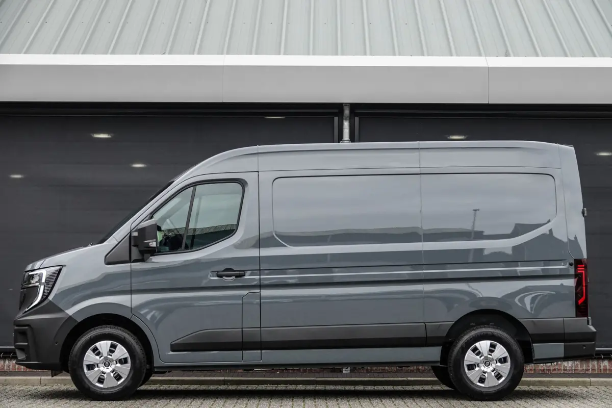 T35 | L2H2 | 2.0Dci 150Pk | Stoel-Bank | Achteruitrijcamera | LED | Urban Grey