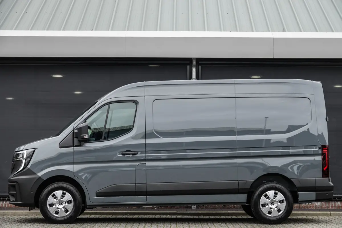 T35 | L2H2 | 2.0Dci 150Pk | Stoel-Bank | Achteruitrijcamera | LED | Urban Grey
