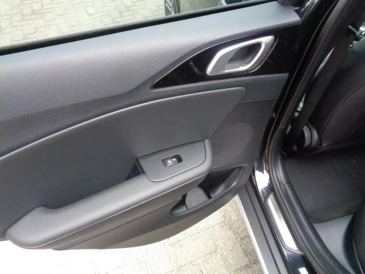 1.4 T-GDi Executive/AUTOMAAT/Navi/Panoramadak/Half Leer/18''Lm/Trekhaak/JBL-sound/1st eig