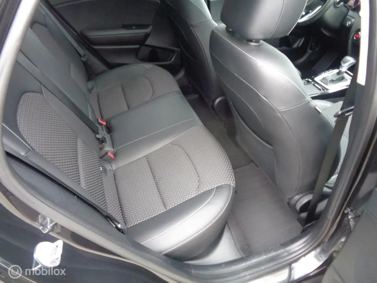 1.4 T-GDi Executive/AUTOMAAT/Navi/Panoramadak/Half Leer/18''Lm/Trekhaak/JBL-sound/1st eig