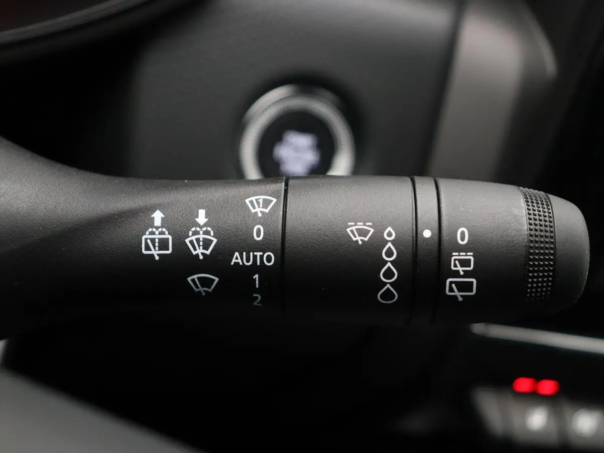 1.0T MT Intense+ | 8 jaar garantie | Stoel- en stuurwielverwarming | Adaptieve cruise control |