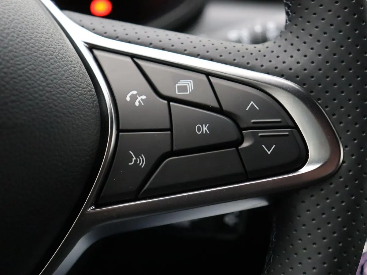 1.0T MT Intense+ | 8 jaar garantie | Stoel- en stuurwielverwarming | Adaptieve cruise control |