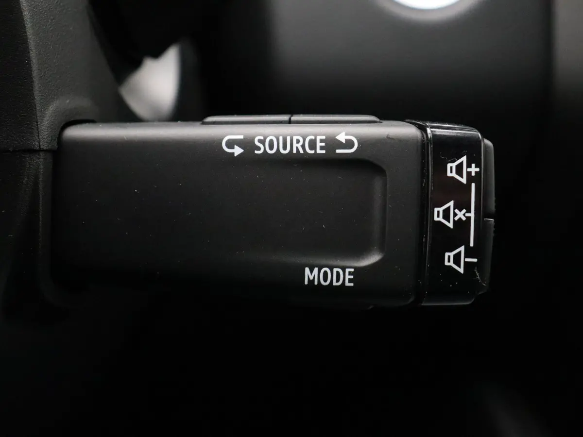 1.0T MT Intense+ | 8 jaar garantie | Stoel- en stuurwielverwarming | Adaptieve cruise control |
