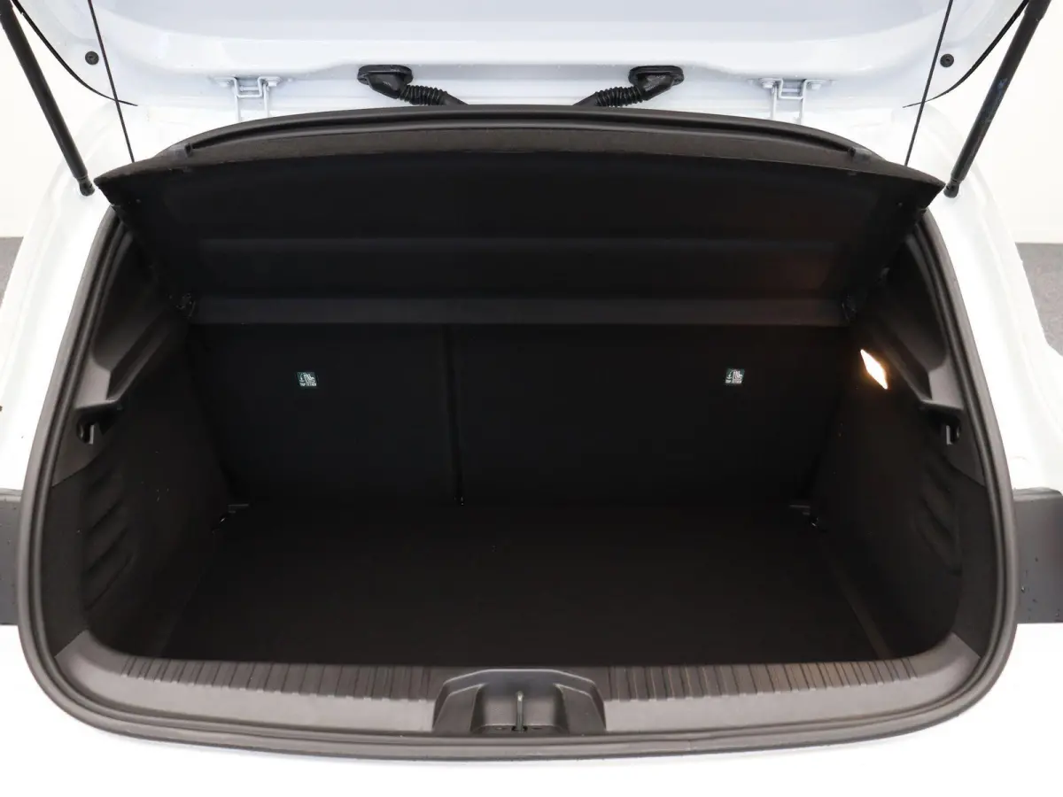 1.0T MT Intense+ | 8 jaar garantie | Stoel- en stuurwielverwarming | Adaptieve cruise control |