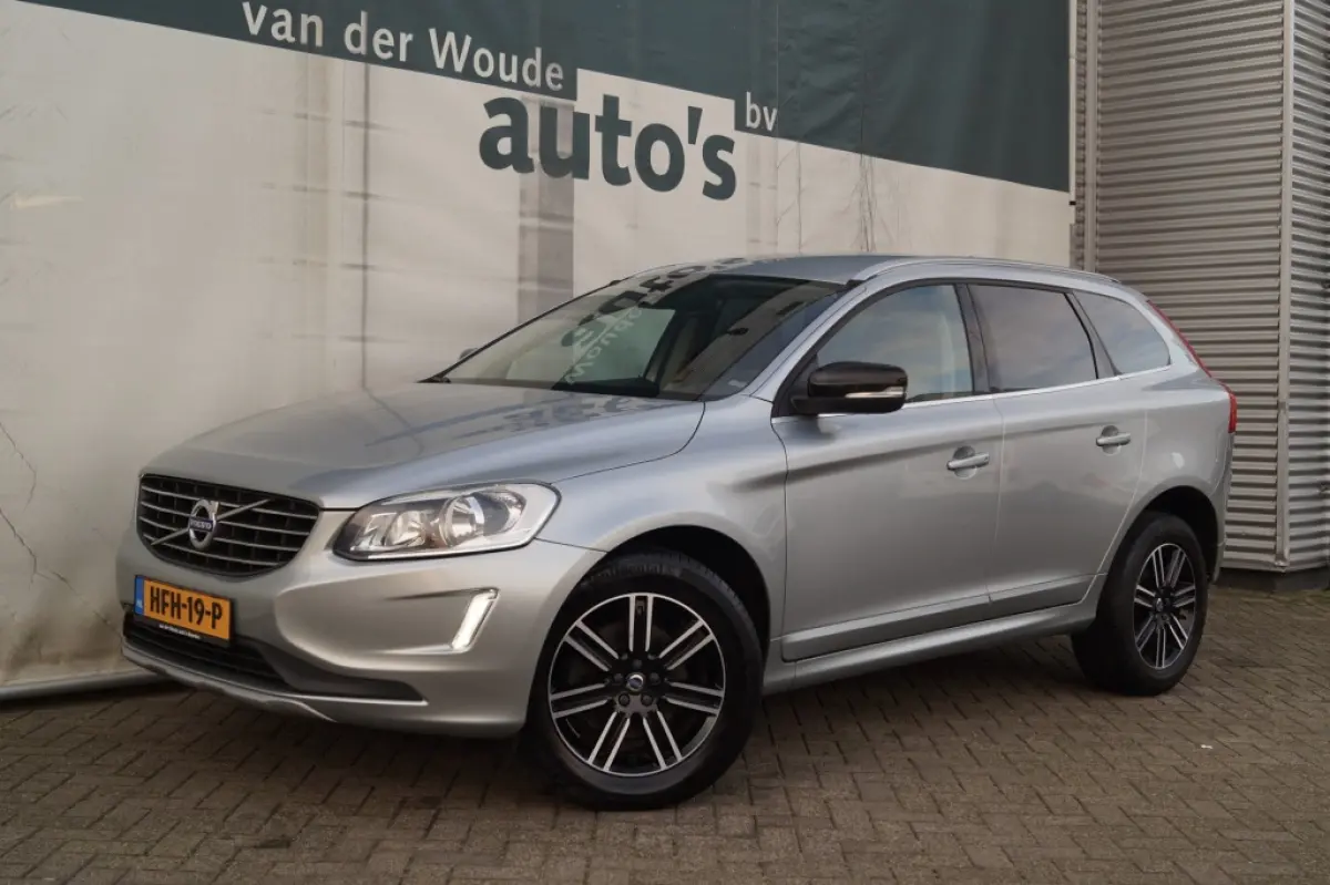 2.0 D3 150pk Automaat Momentum -LEER-NAVI-