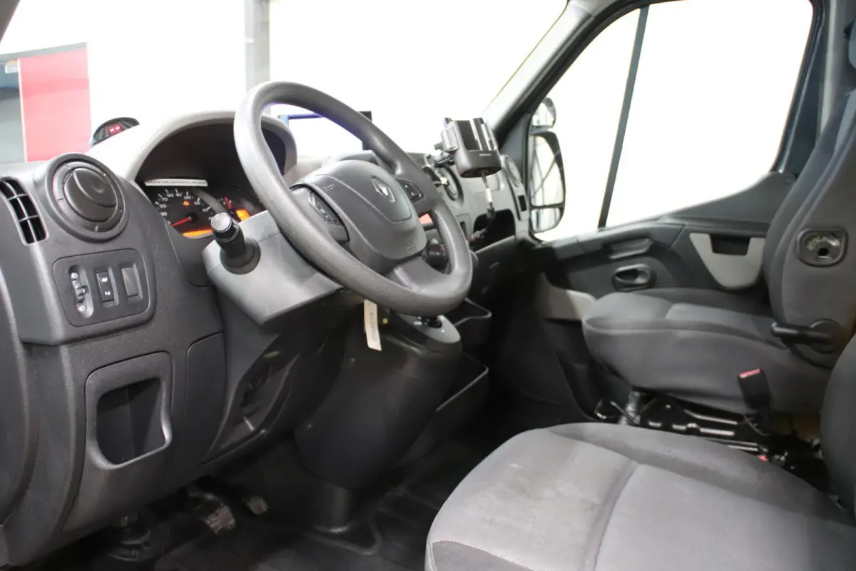 T35 2.3 dCi 170PK AUTOMAAT PAARDENWAGEN LOWLINER VERKOOPWAGEN