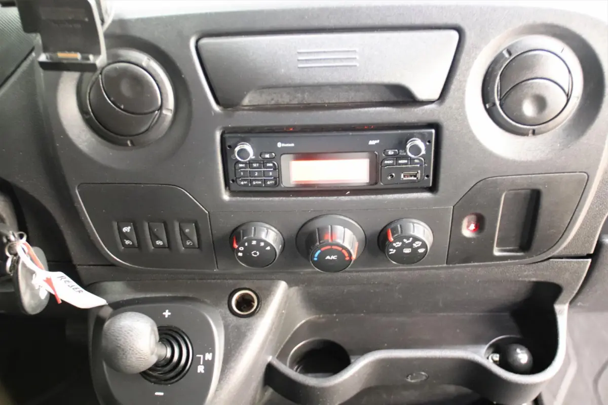 2.3 dCi 170PK AUTOMAAT LOWLINER VERKOOPWAGEN