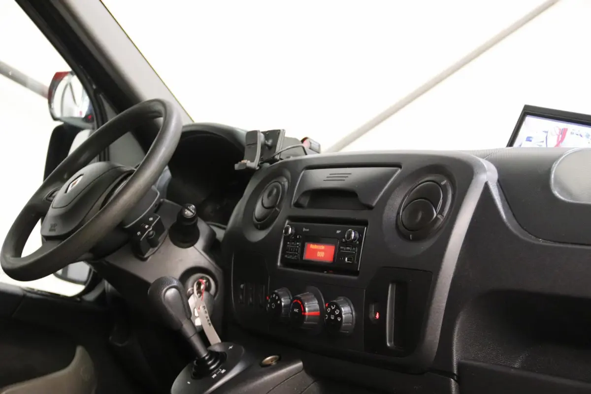 2.3 dCi 170PK AUTOMAAT LOWLINER VERKOOPWAGEN