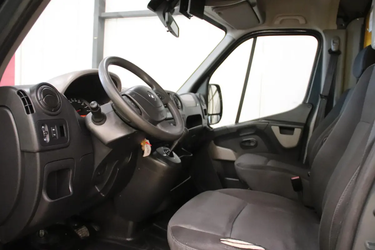 2.3 dCi AUTOMAAT LOWLINER Renault Master  VERKOOPWAGEN Lange Versie