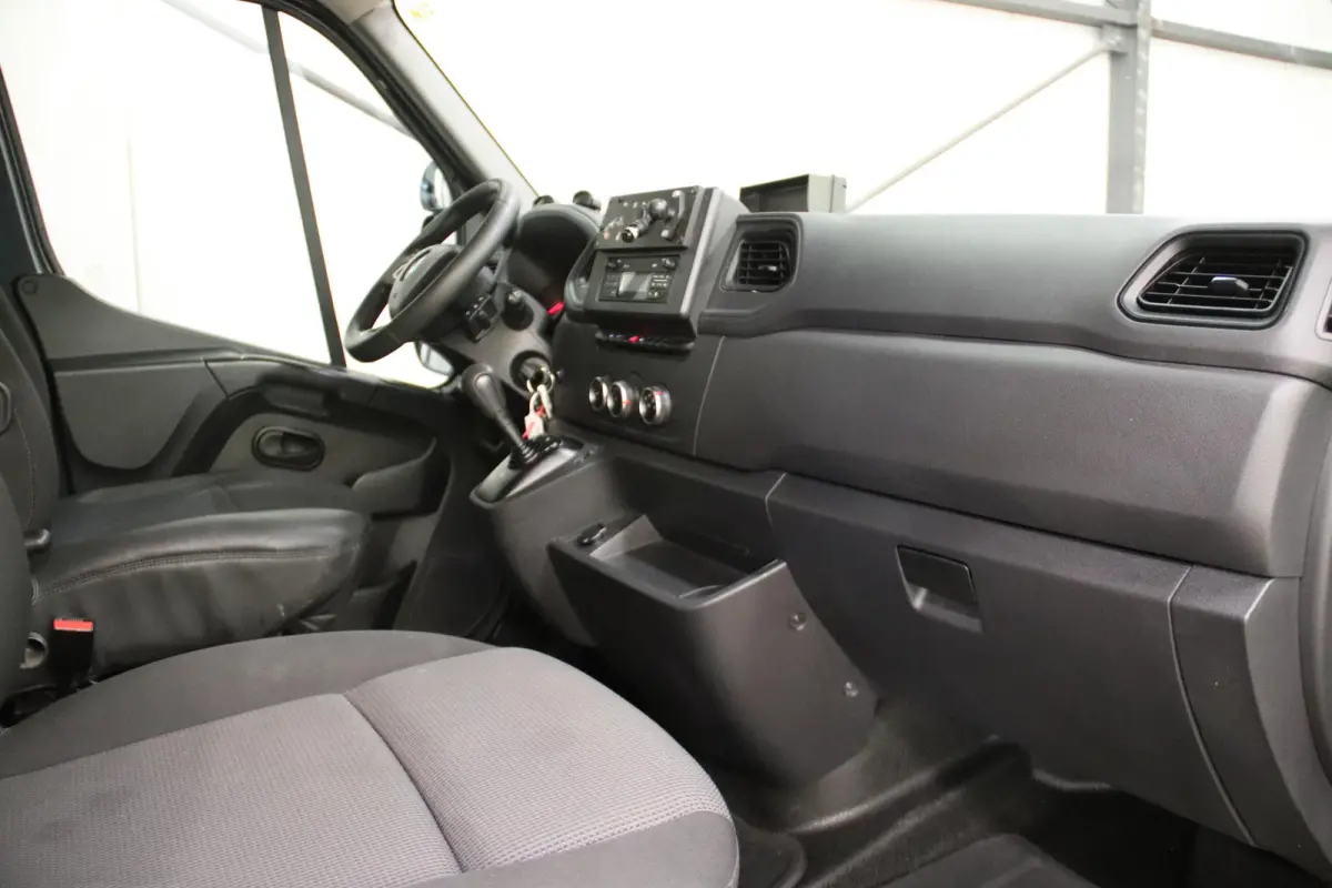 150PK AUTOMAAT LOWLINER VERKOOPWAGEN