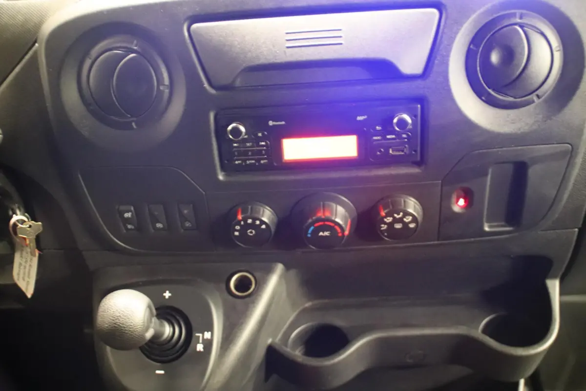 170PK AUTOMAAT LOWLINER VERKOOPWAGEN