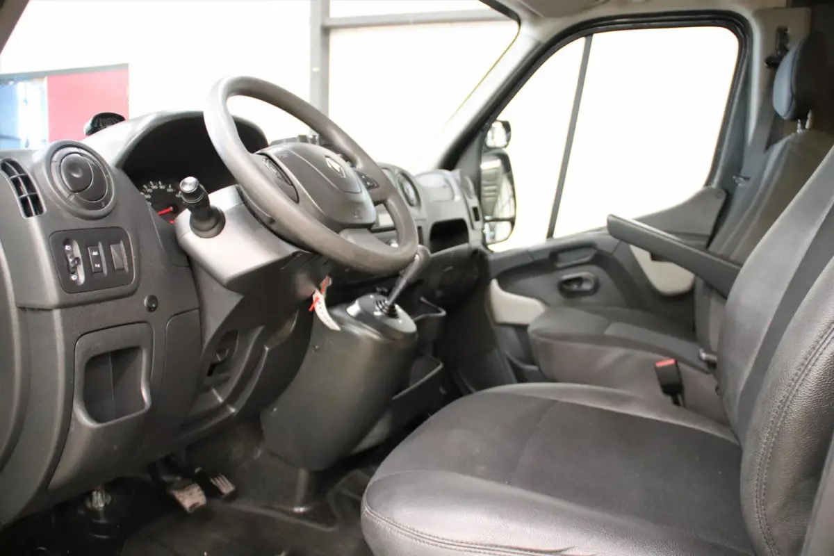 2.3 dCi 170PK AUTOMAAT LOWLINER VERKOOPWAGEN