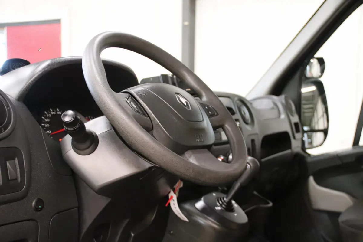 2.3 dCi 170PK AUTOMAAT LOWLINER VERKOOPWAGEN