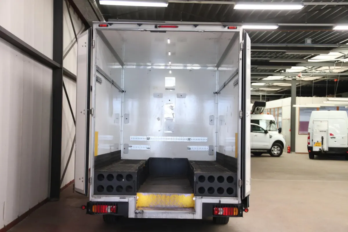 170PK AUTOMAAT PAARDENWAGEN LOWLINER VERKOOPWAGEN FOODTRUCK