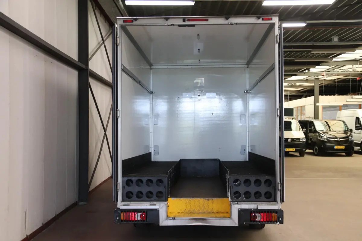 170PK AUTOMAAT PAARDENWAGEN LOWLINER VERKOOPWAGEN
