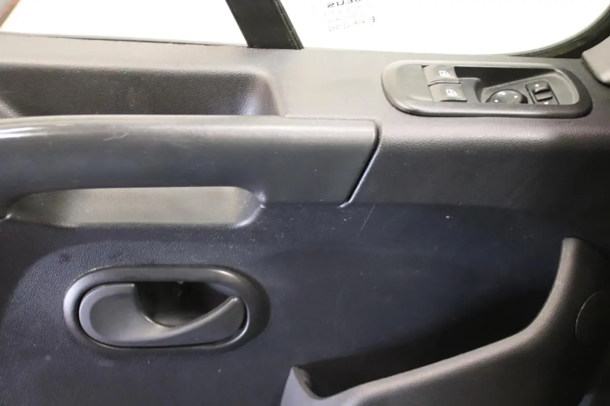 150PK AUTOMAAT LOWLINER VERKOOPWAGEN