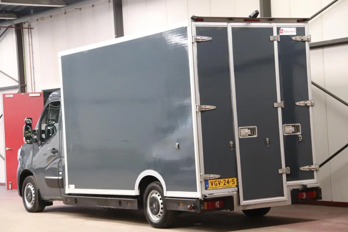 150PK AUTOMAAT LOWLINER VERKOOPWAGEN